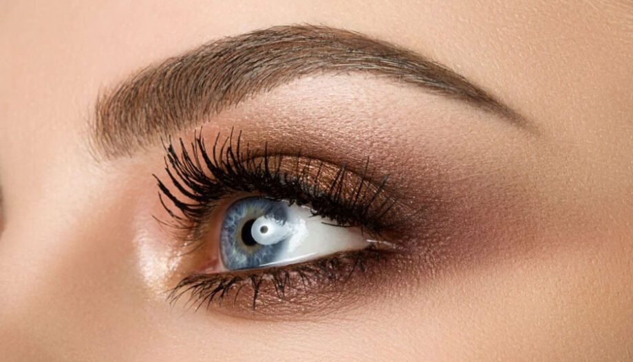 Master the Art: 7 Expert Tips for Achieving the Perfect Smoky Eye 