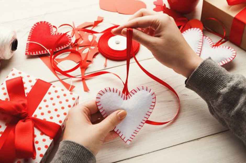 From Heart to Hand: Creative DIY Gift Ideas