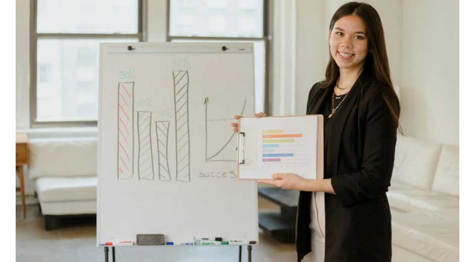 Fueling-Startup-Success-Smart-Ways-to-Harness-Data-for-Rapid-Growth