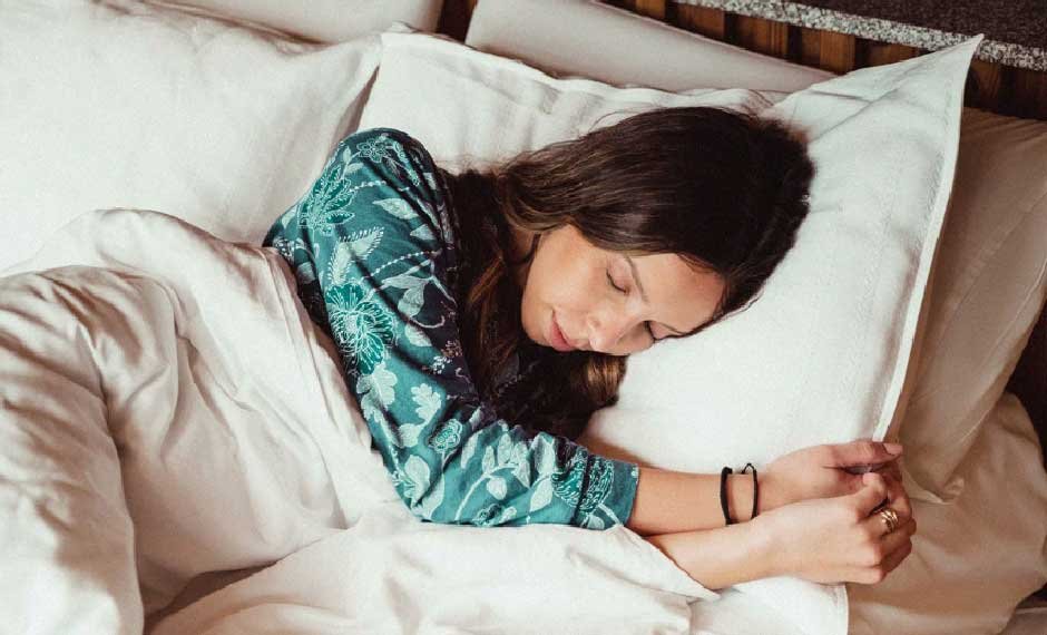 10 Evening Habits That Help You Fall Asleep Faster (and Stay Asleep)