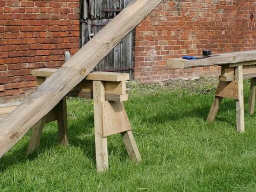 Key-Features-to-Look-for-When-Buying-a-New-Sawhorse