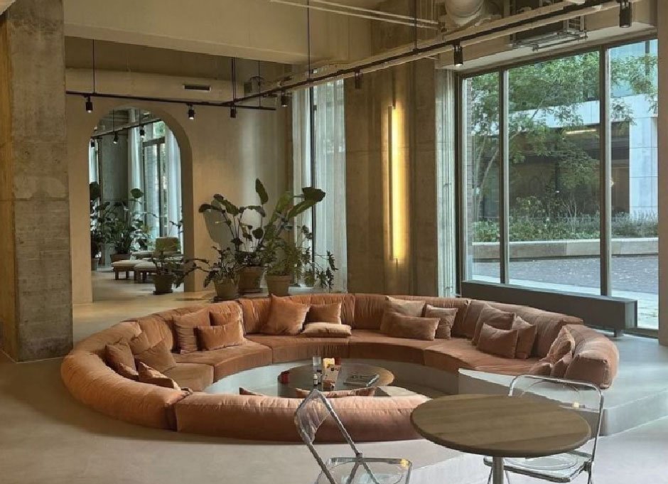 Best Sofa Configurations for Conversation Pit Living Rooms