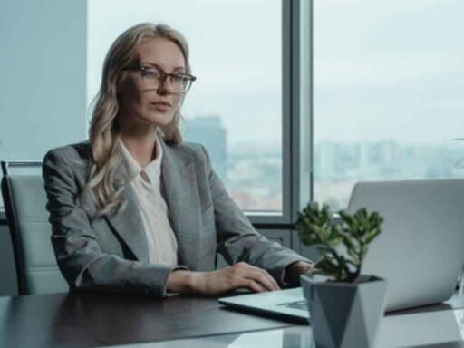 From-Authority-to-Influence-How-to-Excel-as-a-Business-Leader-Today