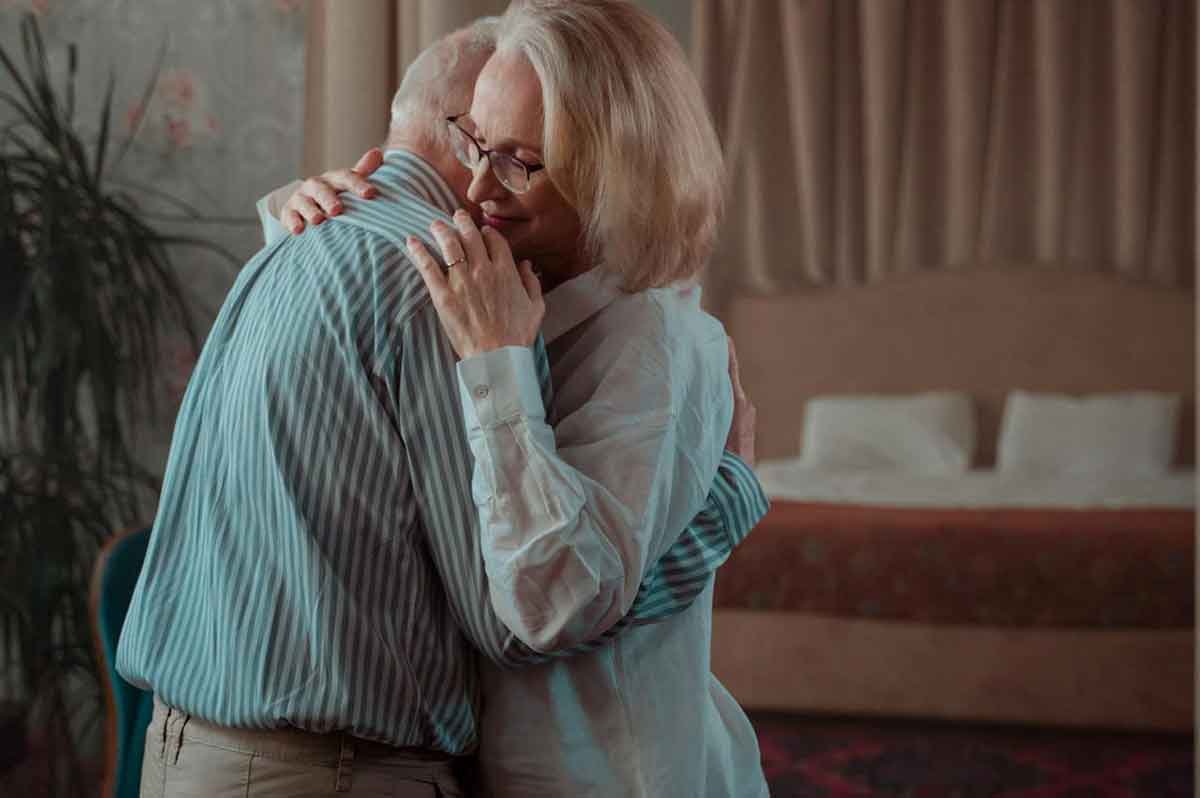 How-To-Help-A-Loved-One-Who-Needs-Assisted-Living-(1)