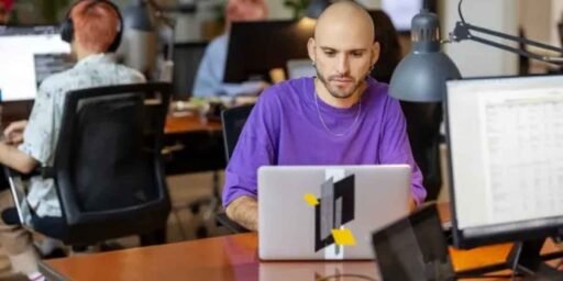How-Technology-Is-Transforming-Employee-Experiences-in-Modern-Workplaces