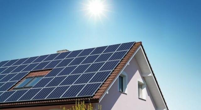 are-solar-panels-worth-it-in-maine-high-rates-meet-1